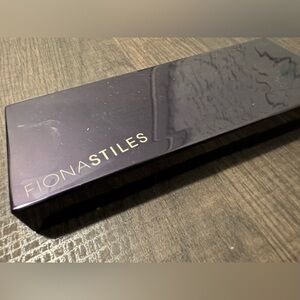 Women's - Fiona Stiles Sheer Sculpting Palette Light/Medium